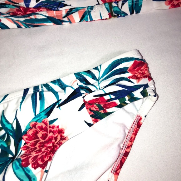 Two piece bikini - Picture 3 of 4